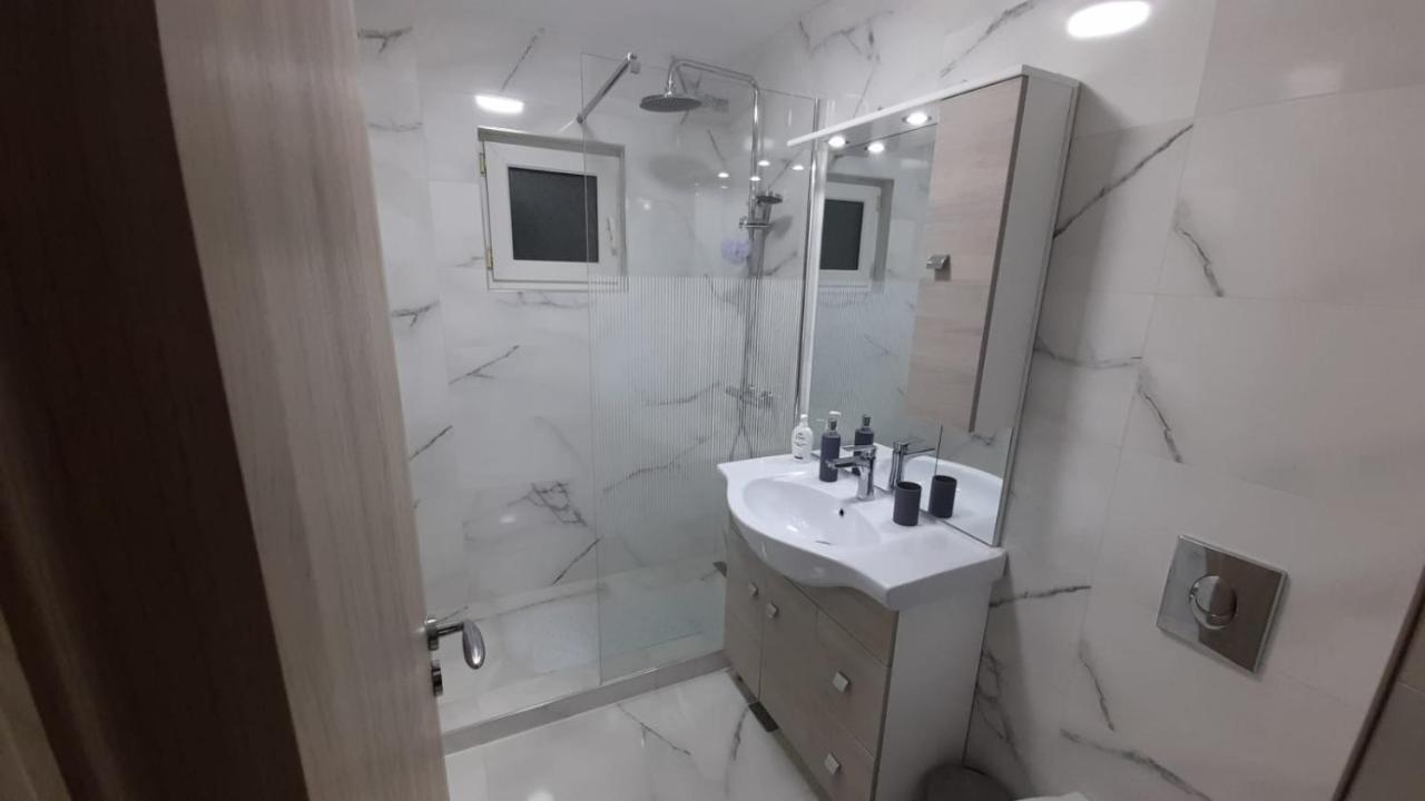 Delia Apartament Alba Iulia Esterno foto